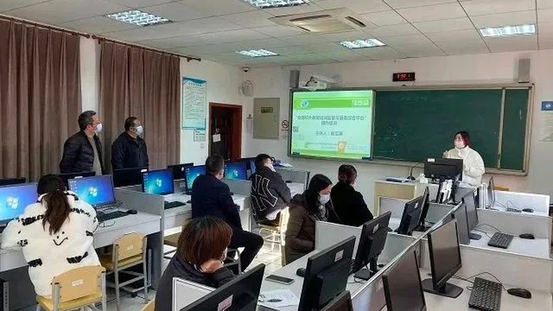 对于报班费用，我们不能仅仅看数字，更要关注性价比。以下是一些衡量性价比的要点：